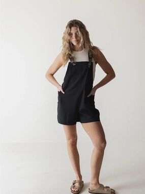 Kavu Montanita Classic Black Women's Short Overalls - San Blas short